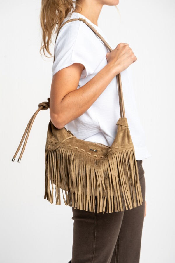 Cartera Flecos Gamuza Vegana Camel