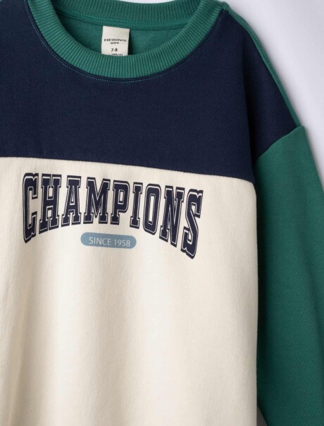 CONJUNTO INFANTIL CON ESTAMPA VERDE