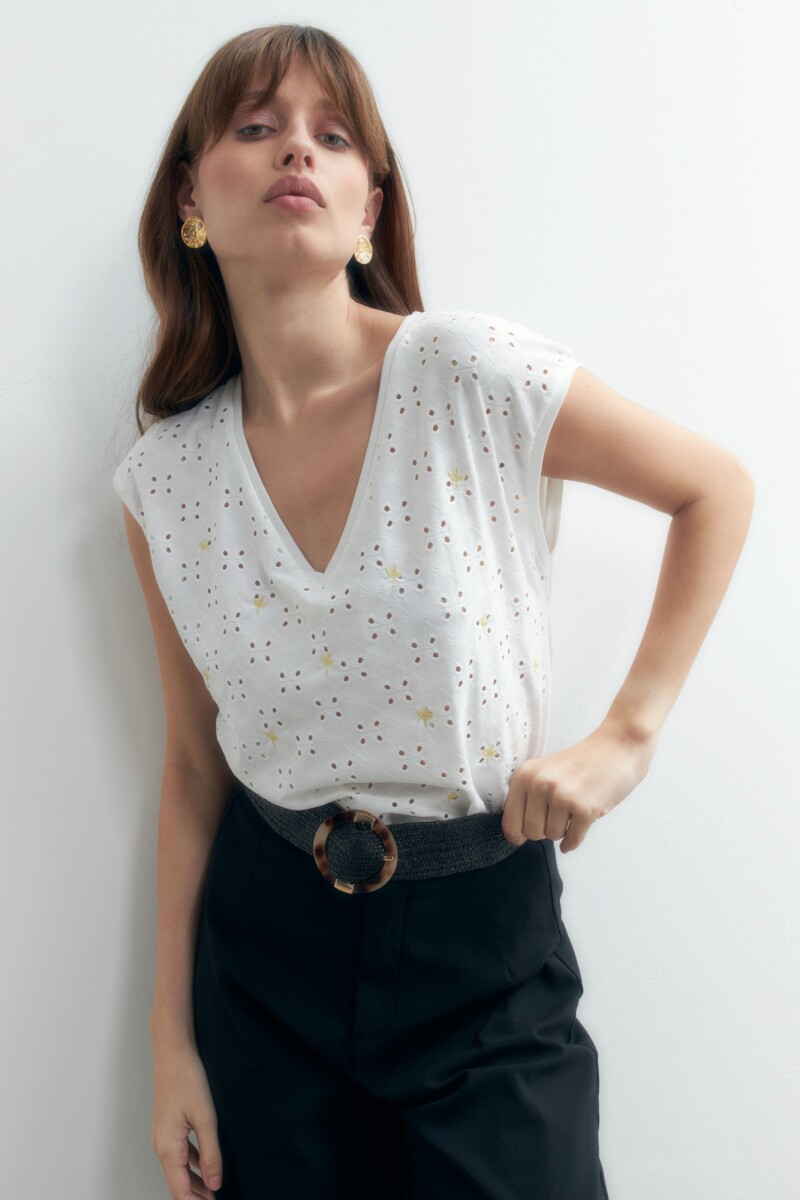 Blusa broderie con flores bordados crudo