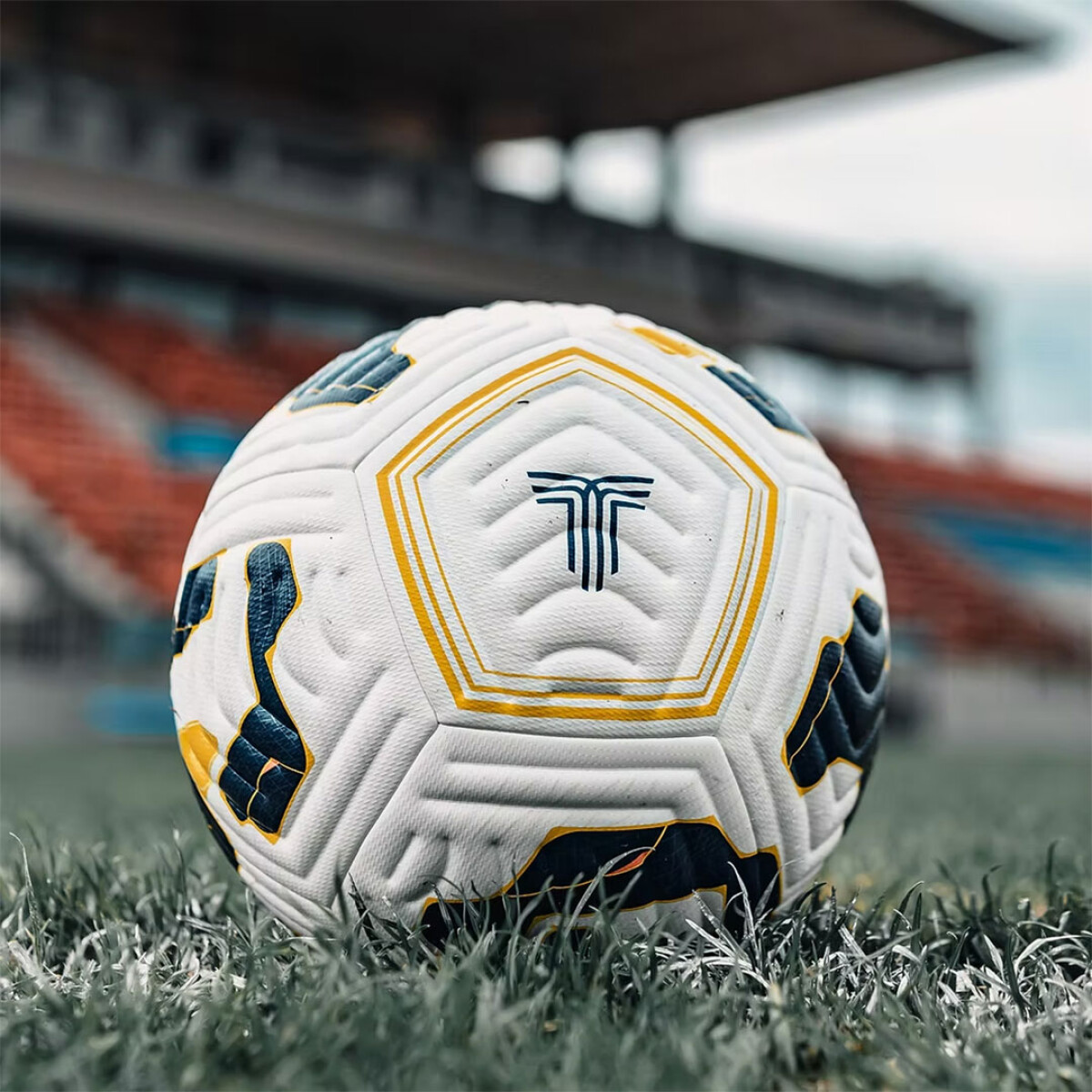 Pelota TIFFOSI Dorada - Blanco - Negro 