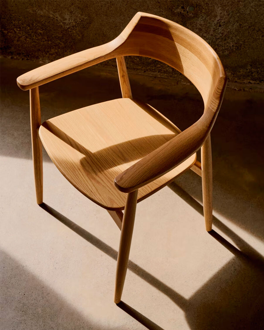 Silla Fondes de madera maciza de roble con acabado natural FSC Mix Credit Silla Fondes de madera maciza de roble con acabado natural FSC Mix Credit