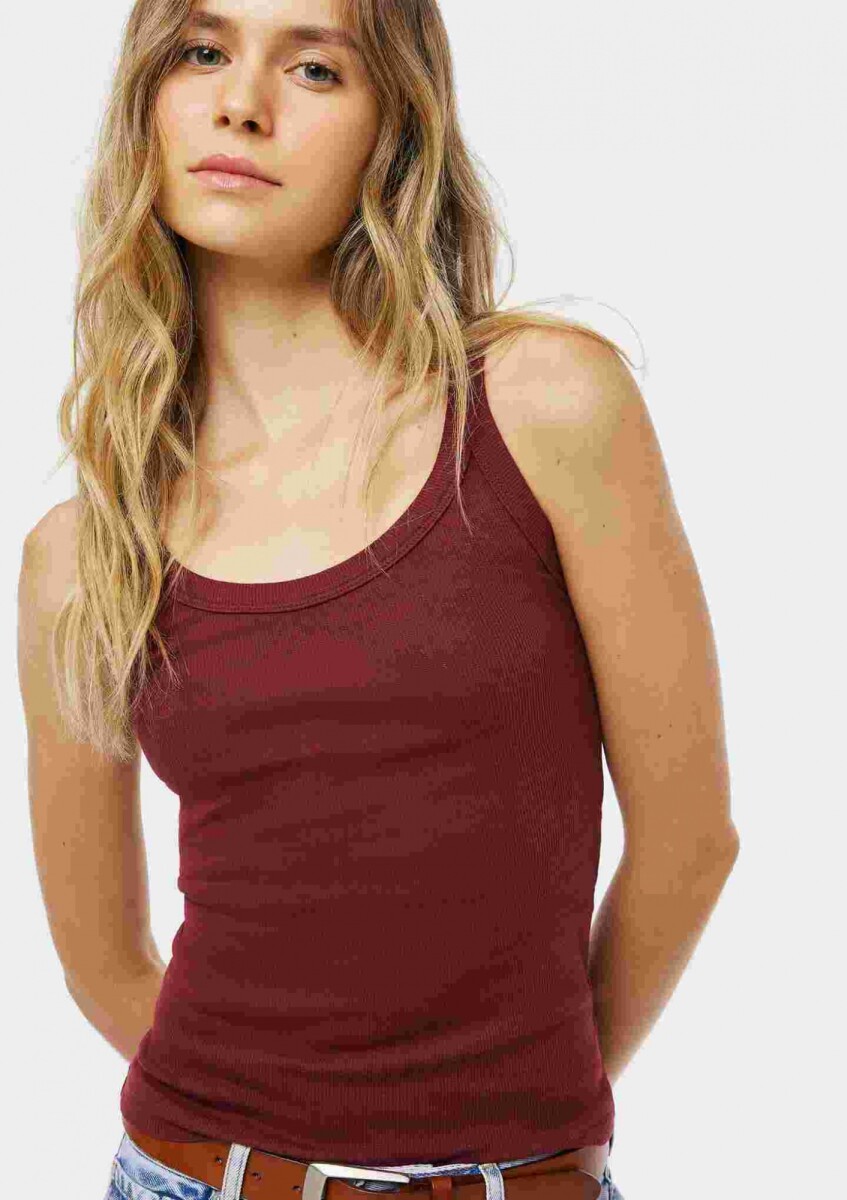 MUSCULOSA BÁSICA SLIM - ROJO 