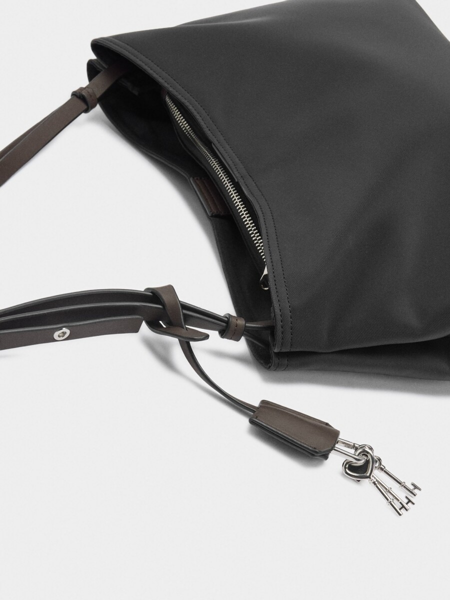 Bolso Shopper De Nylon Con Colgante negro