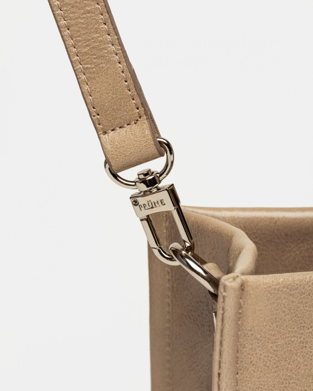 Cartera de mano Capri en cuero arrugado Taupe Niquel
