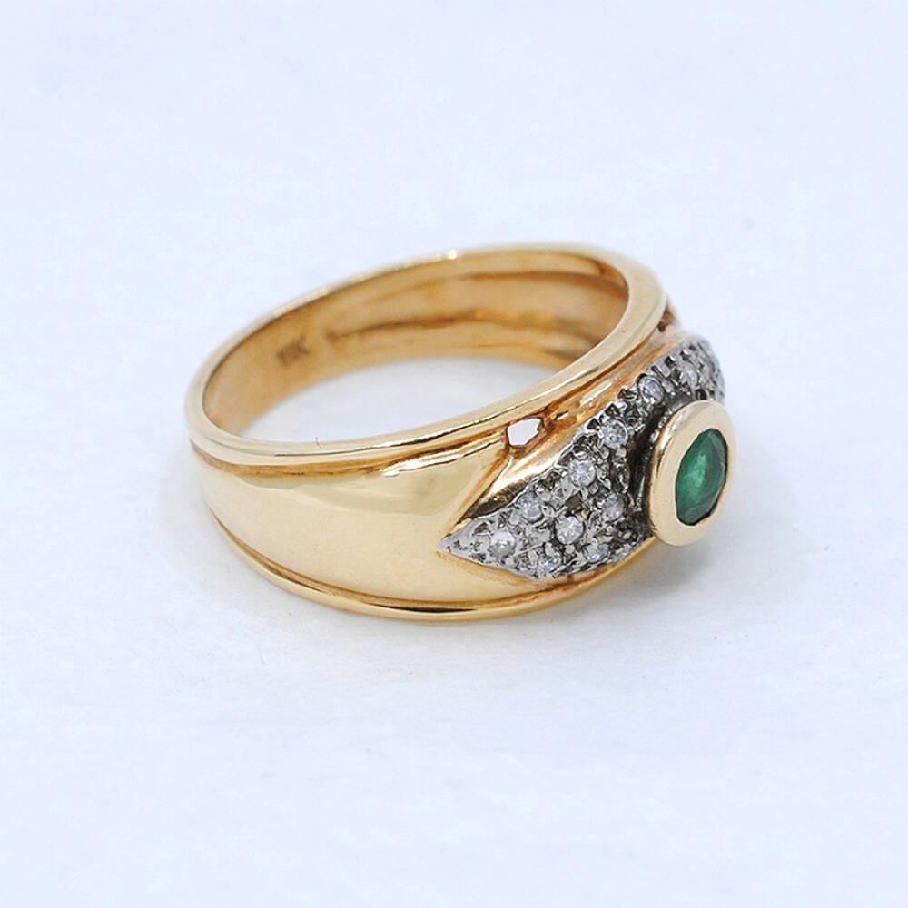 Anillo En Oro 18K, Brillantes Y Esmeralda Anillo En Oro 18K, Brillantes Y Esmeralda