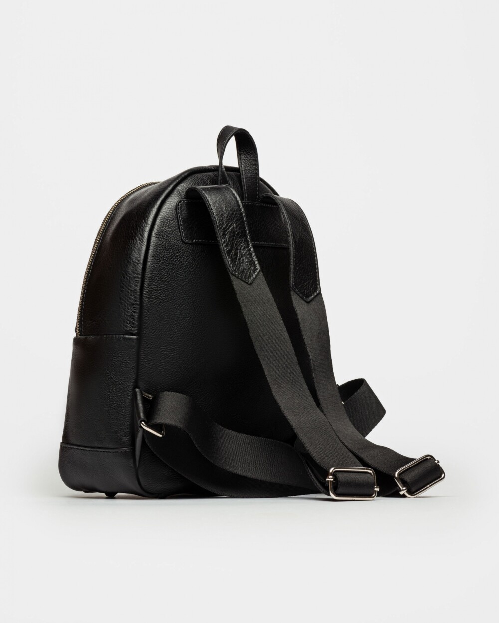 Mochila Urban En Cuero Liso Satinado Negro