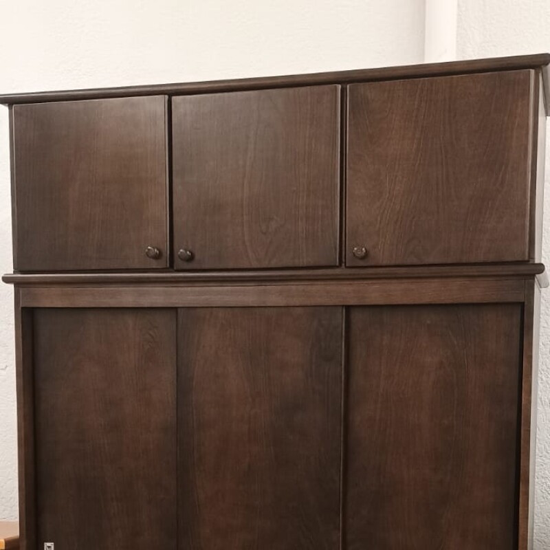 Ropero en Madera 1.60x2.25x0.54 Ropero en Madera 1.60x2.25x0.54