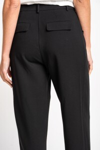 Pantalón Con Pinzas Negro