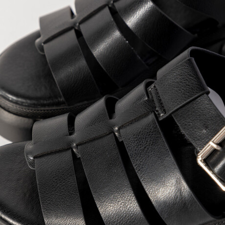 SANDALIA GROMMET Negro