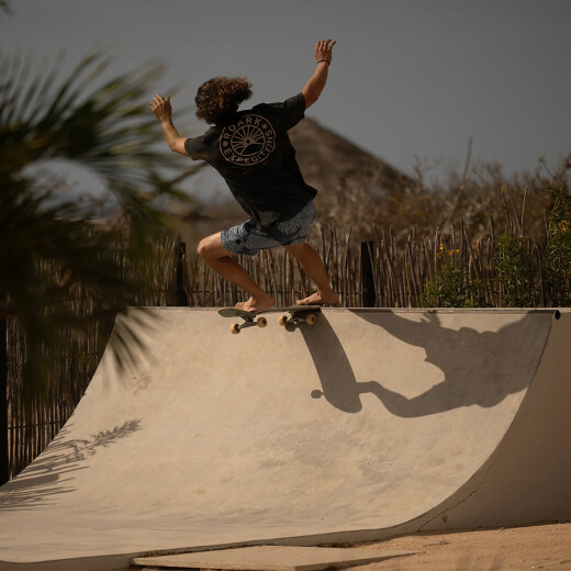 Remera Roark Expeditions - Negro Remera Roark Expeditions - Negro