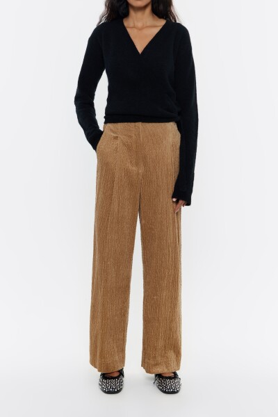 PANTALÓN CARROT PINZAS Caramelo