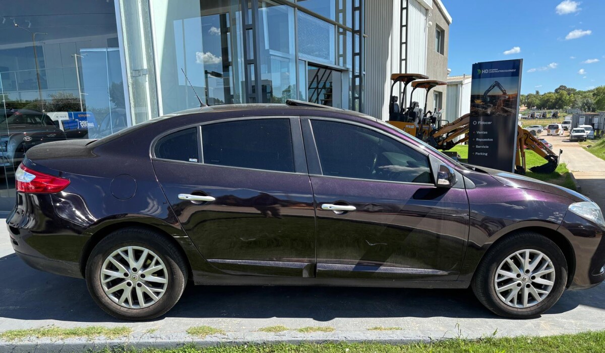 Renault Fluence Dynamique 2,0 MT - 2016 Renault Fluence Dynamique 2,0 MT - 2016