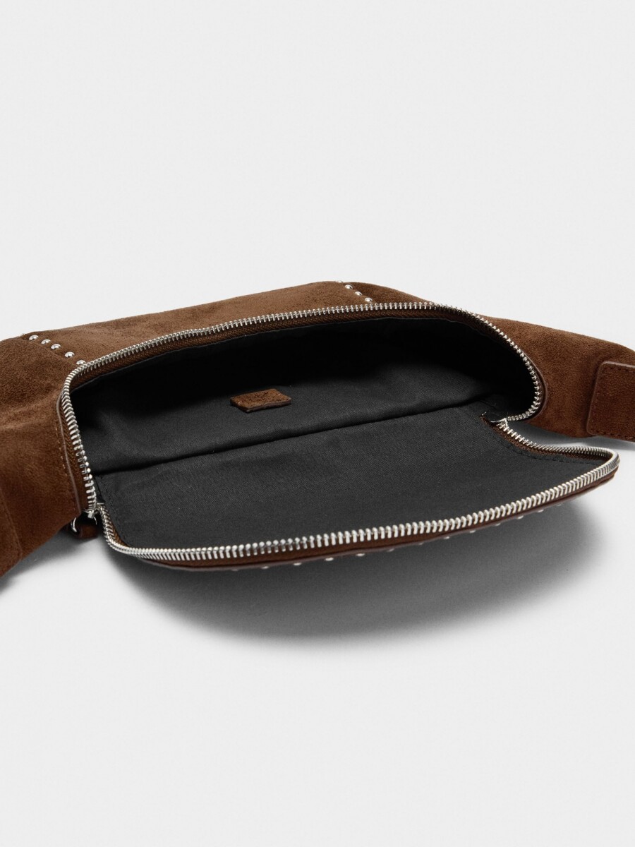 Bolso Bandolera Efecto Piel Con Tachuelas marron