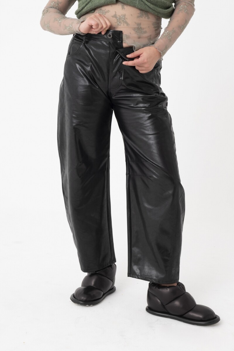 PANTALÓN SILUETA GLOBO Negro