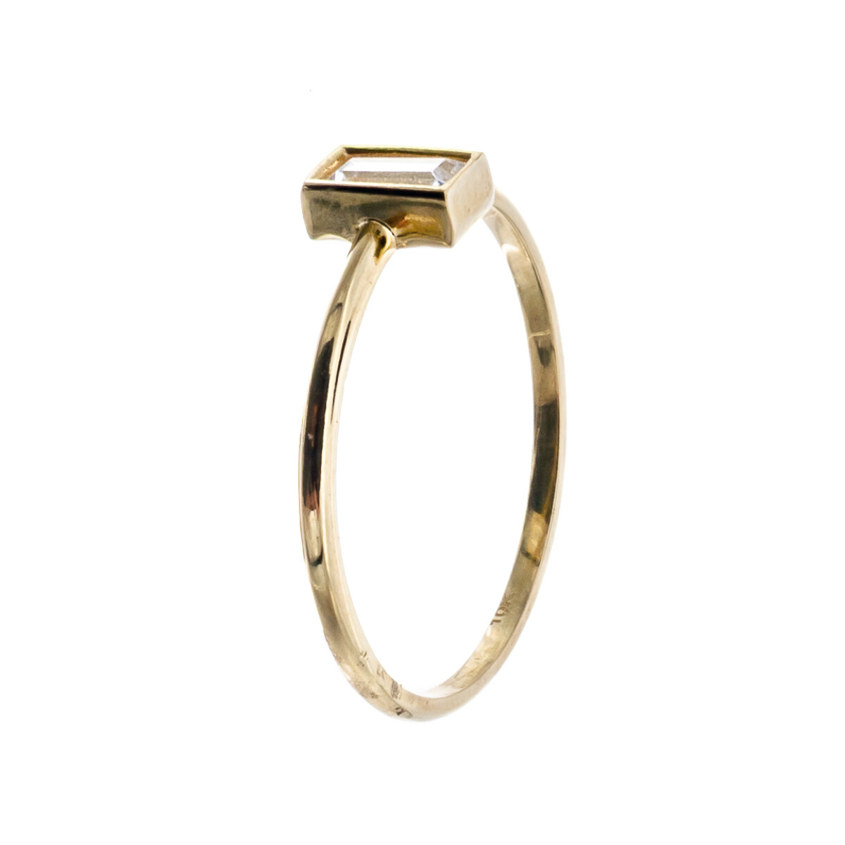 Anillo de oro 10 ktes con circonia. 