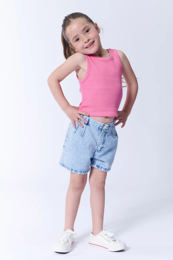 Short jean con pinzas Celeste