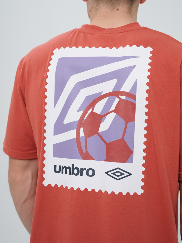 REMERA STAMP Umbro Hombre 008
