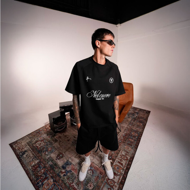 Remera de Hombre TIFFOSI Nel Cuore Nico Fonseca Negro - Blanco