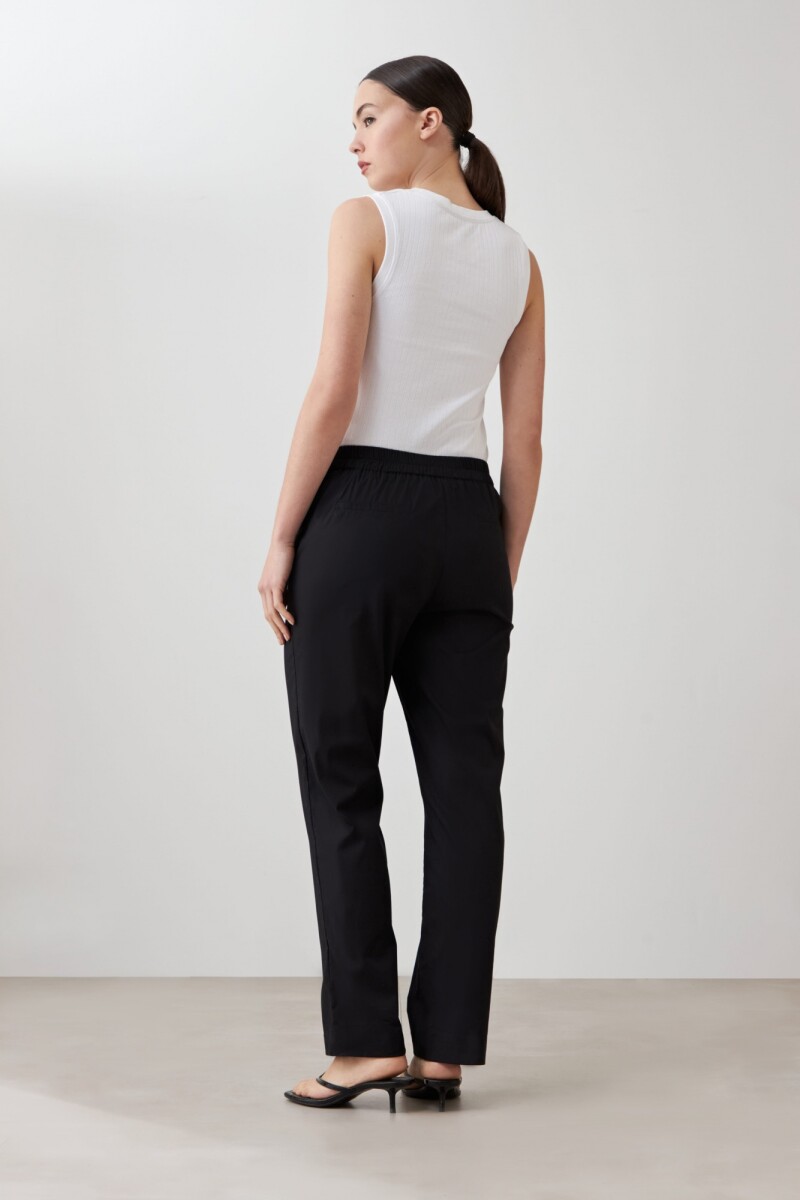 Pantalón recto negro