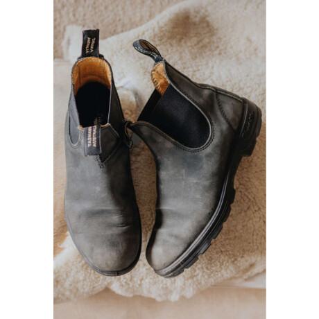 Botas Blundstone Elastic Side V Cut Rustic Black
