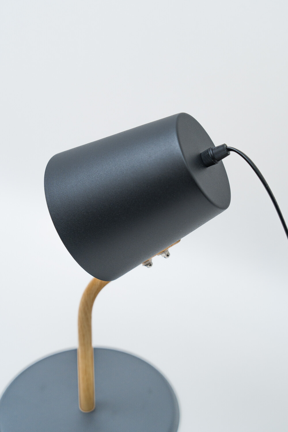 Lampara De Mesa Bionne Negro