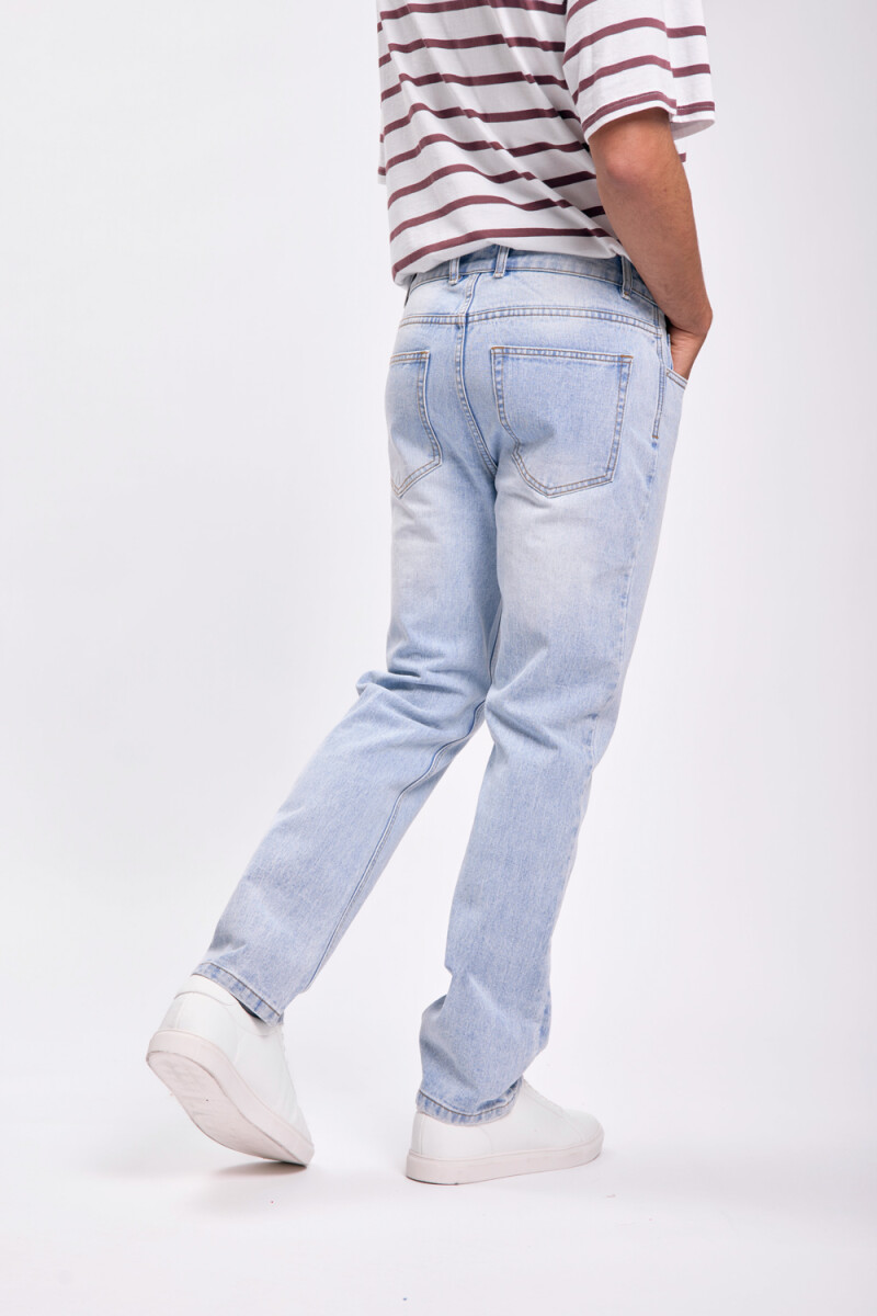 Pantalón jean clásico Azul Claro