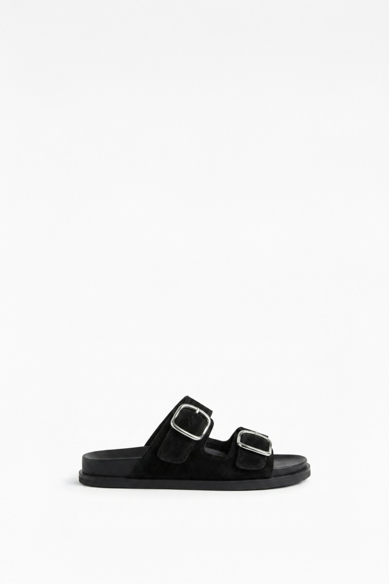 Sandalia con hebillas negro
