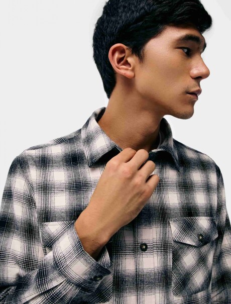 CAMISA MANGA LARGA DE RAYAS NEGRO