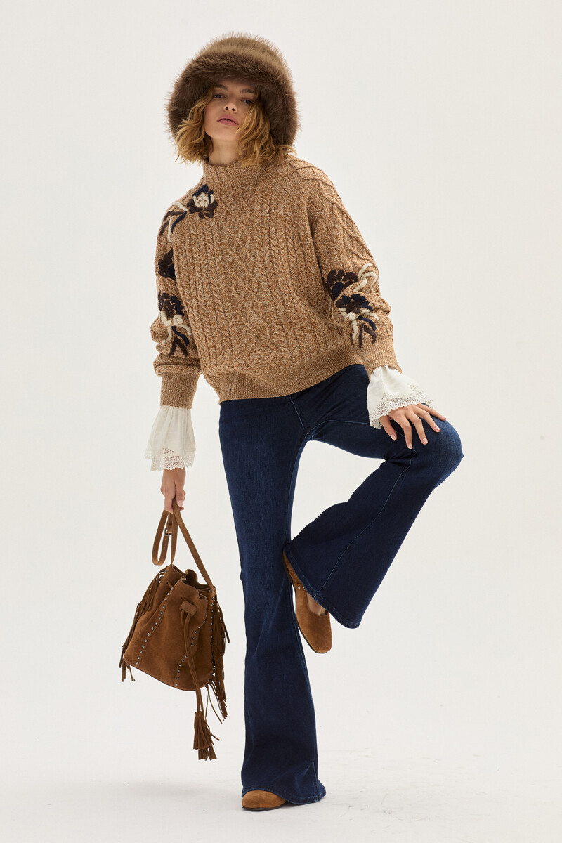 Ballerina Mimi Camel