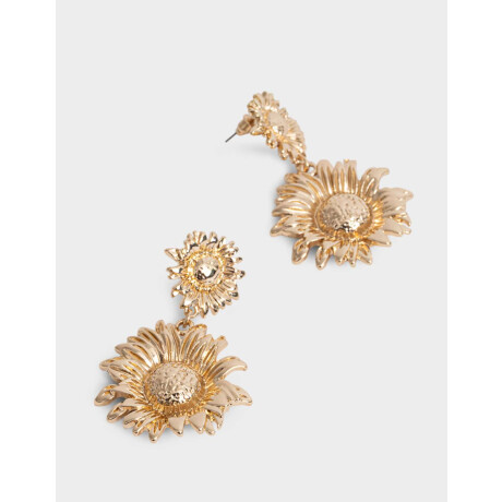 Aro Colgante Largo Con Flores Dorado