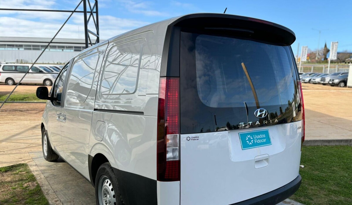 Hyundai H1 Staria Furgon 2.2 Diesel - 2023 Hyundai H1 Staria Furgon 2.2 Diesel - 2023