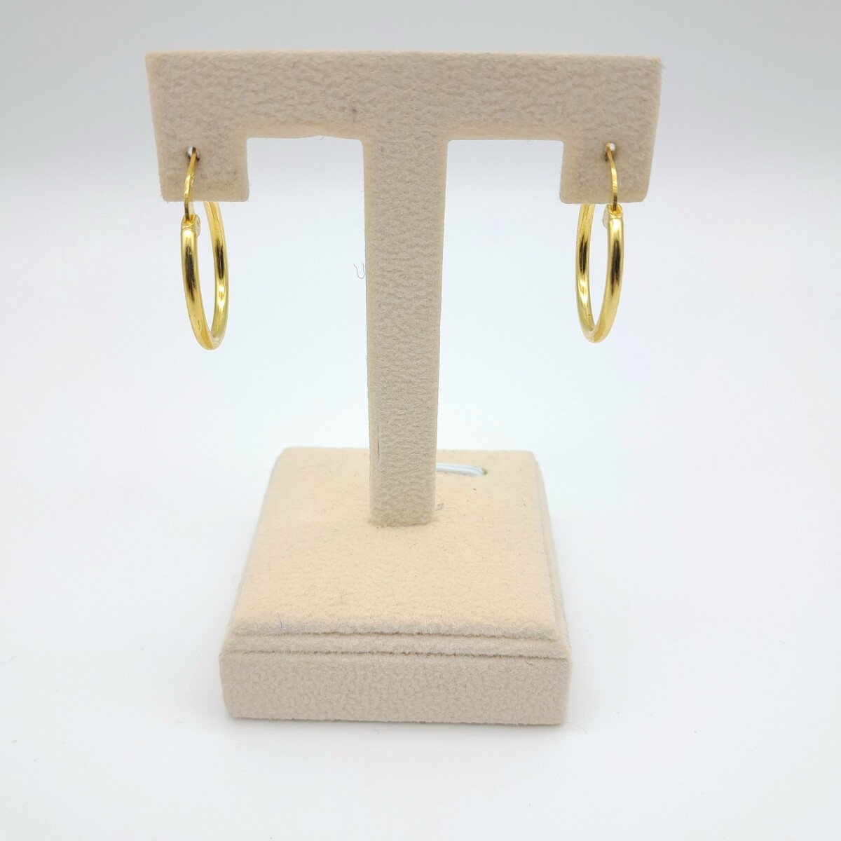 Par de aros de plata 925 con baño de oro amarillo. 