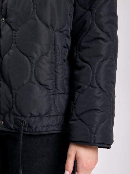 Campera capitoneada Negro