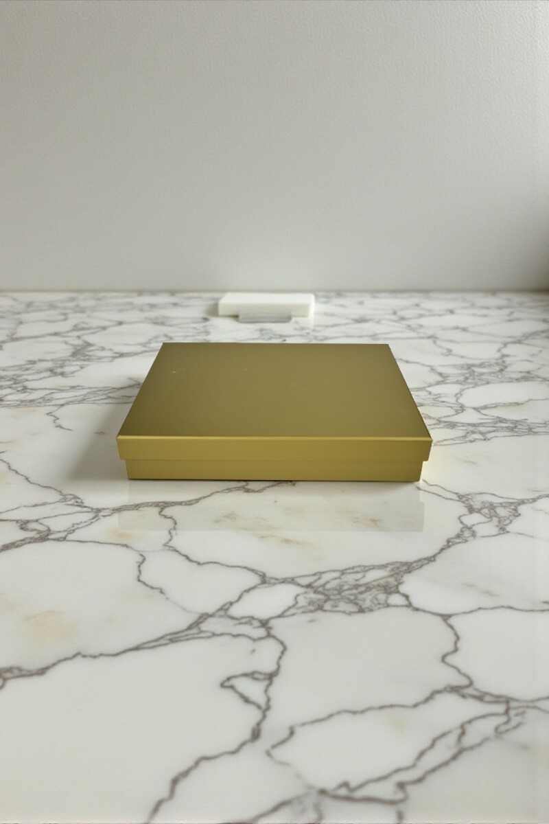 Caja Rigida 21,5 x 31,5 x 5,5 - DORADO 