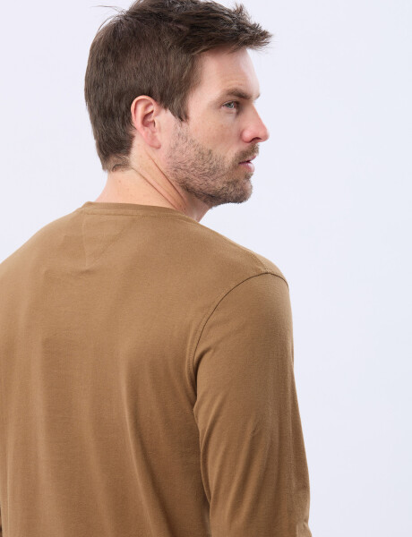 REMERA LISA DE ALGODÓN Mostaza