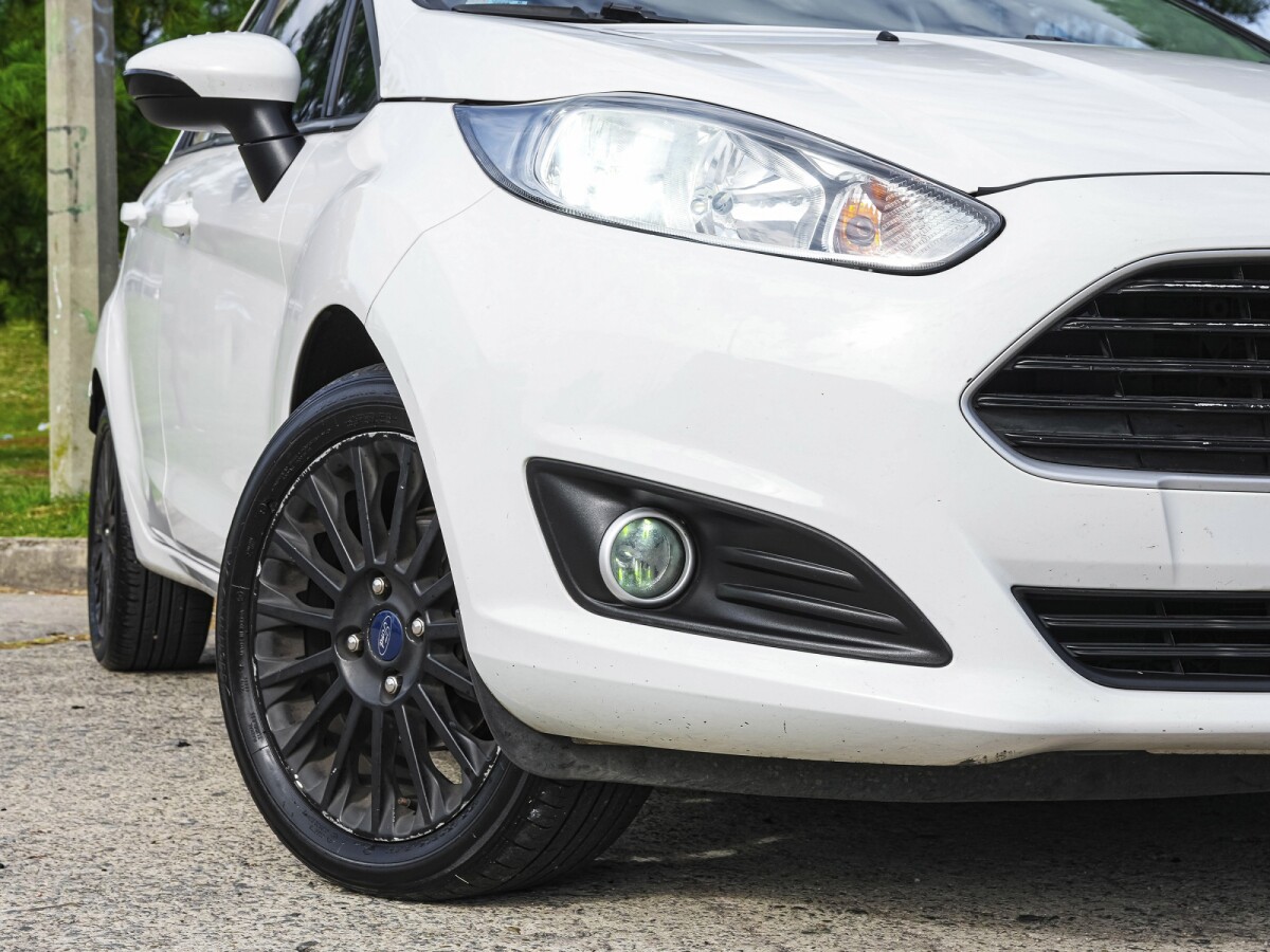 Ford Fiesta SE 1.6 Extra Full | Permuta / Financia Ford Fiesta SE 1.6 Extra Full | Permuta / Financia