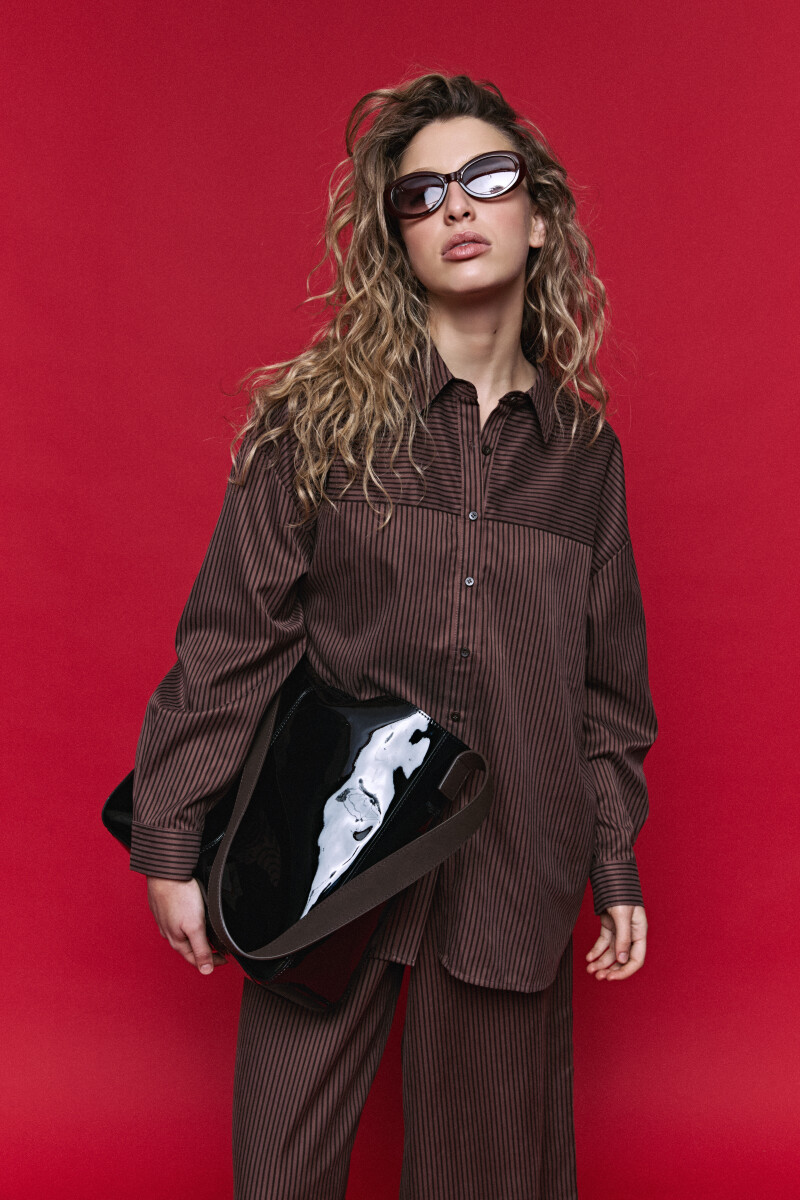 CAMISA LINAR Chocolate