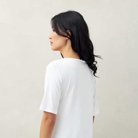 REMERA TRAVIS Crudo
