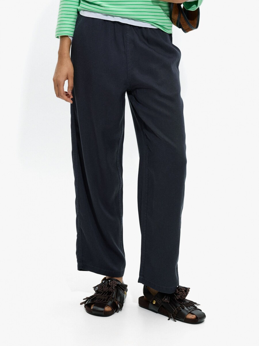 Pantalón Con Bolsos 100% Lyocell multicolor