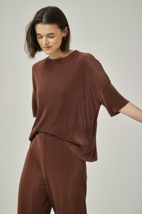 Remera Echarri Chocolate
