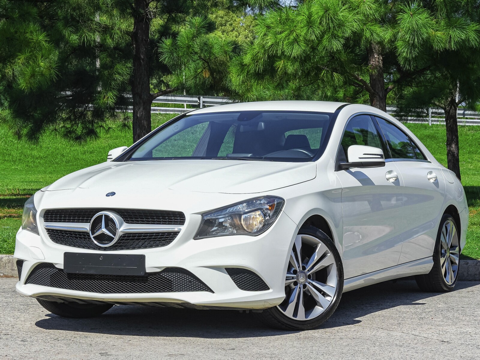 Mercedes-Benz CLA200 con Ficha Oficial | Permuta/Financia 