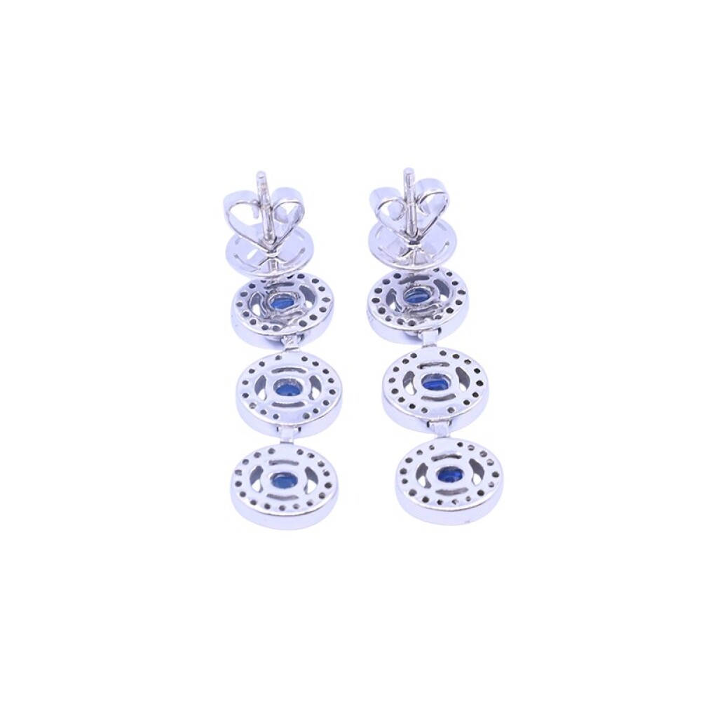 Caravanas oro 18 k blanco con zafiros azules oval y brillantes. Caravanas oro 18 k blanco con zafiros azules oval y brillantes.