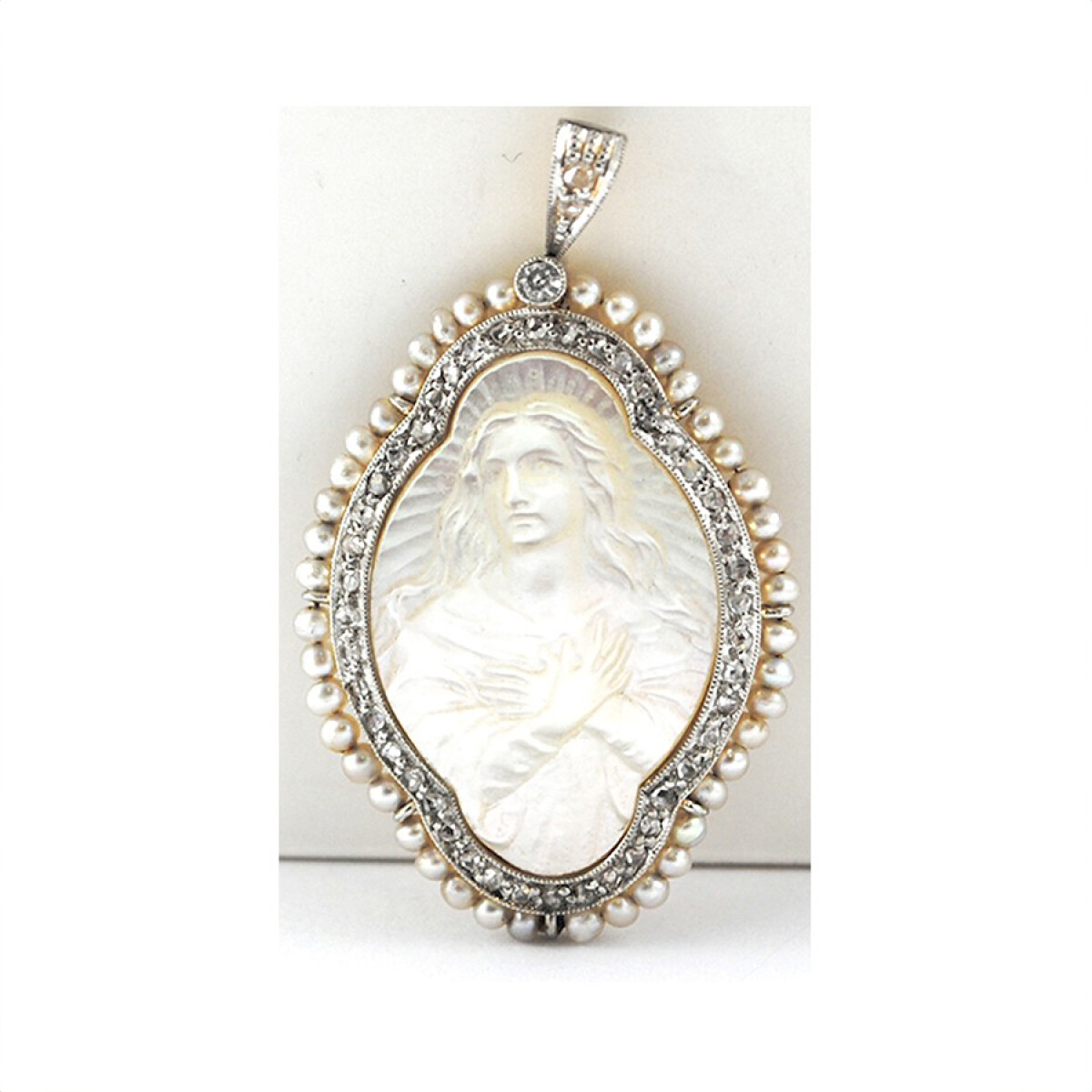 Medalla Oro 18K , Platino, Brillantes, Diamantes, Perlas Y Nacar 
