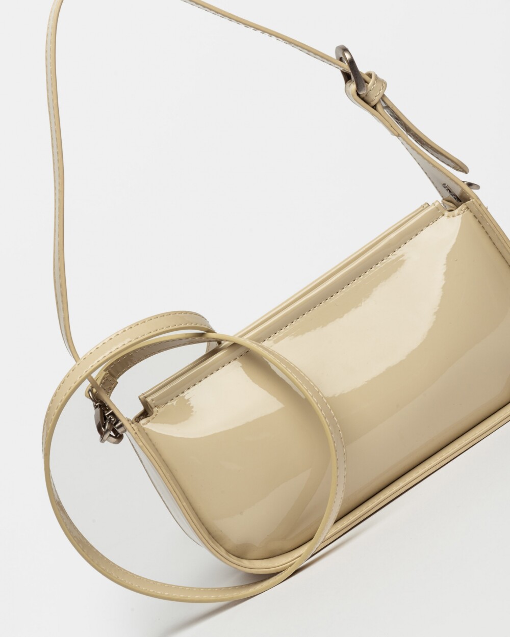 Cartera Al Hombro Leaf en Efecto Cuero Charol Natural