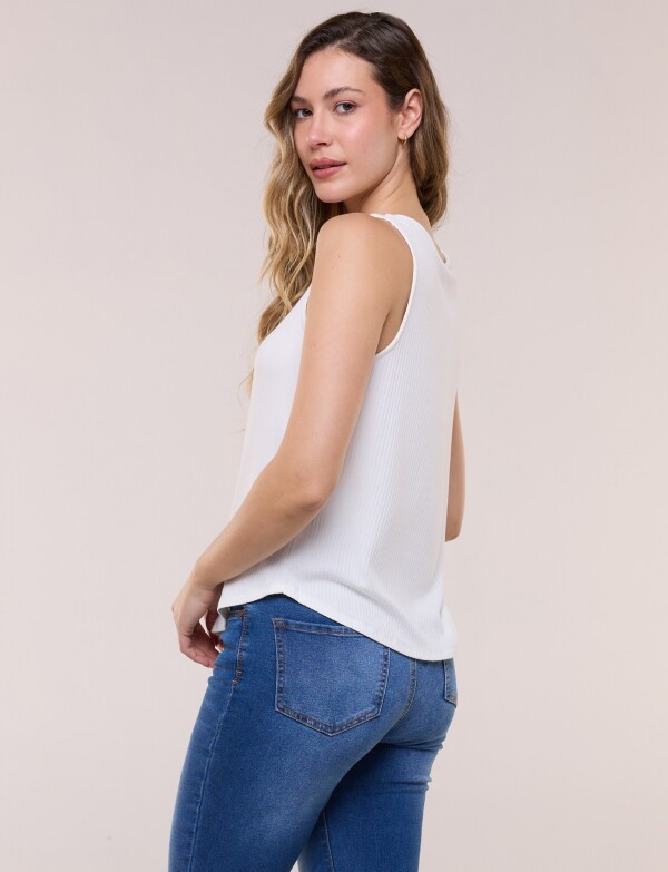 Musculosa Escote Redondo Con Tachas CRUDO