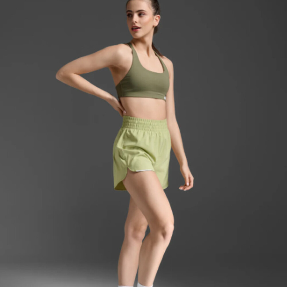 Aero Hi-Rise 4 Inch Shorts - Mujer Green Mist/white Reflective