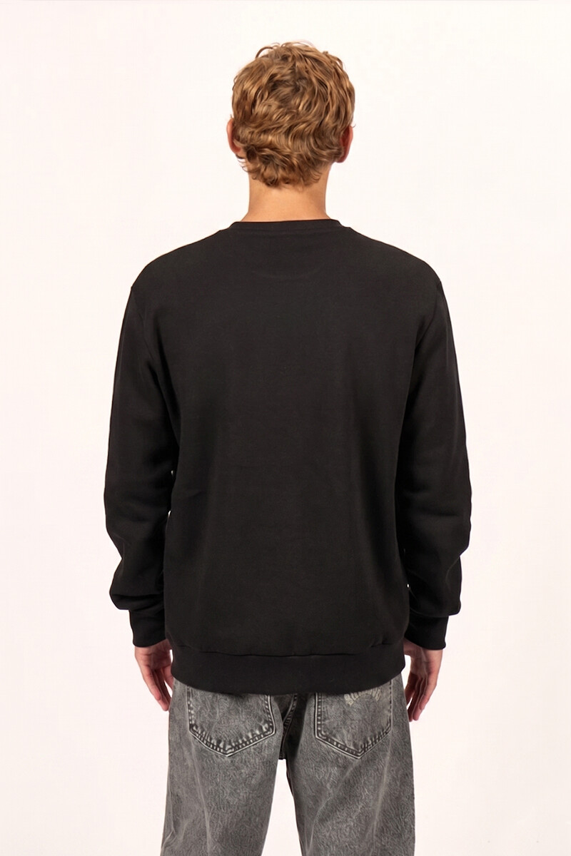 SWEATER ARCH OVER J-negro