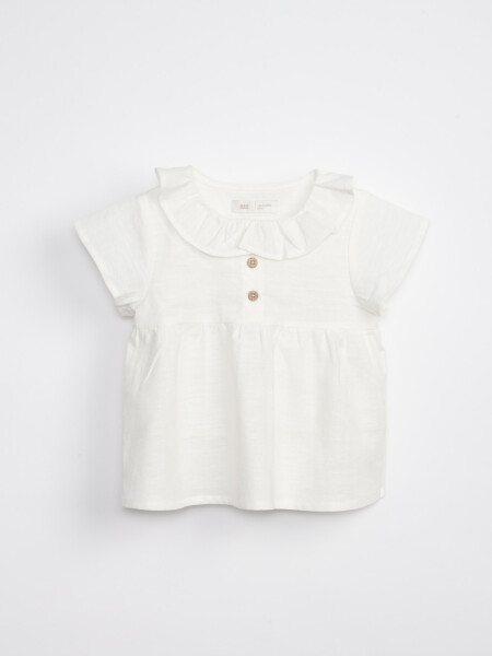 Blusa manga corta cuello volados Cruda