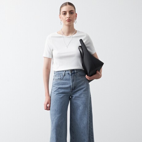 REMERA MIYASAKI Crudo