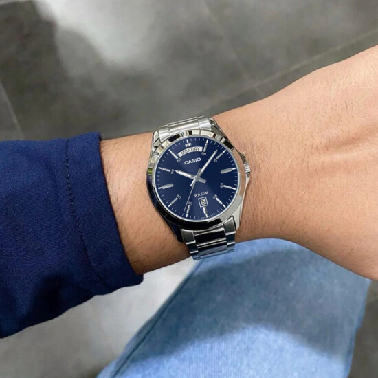 Reloj CASIO MTP1370D-2A2VDF Acero Plateado Esfera 40mm 0